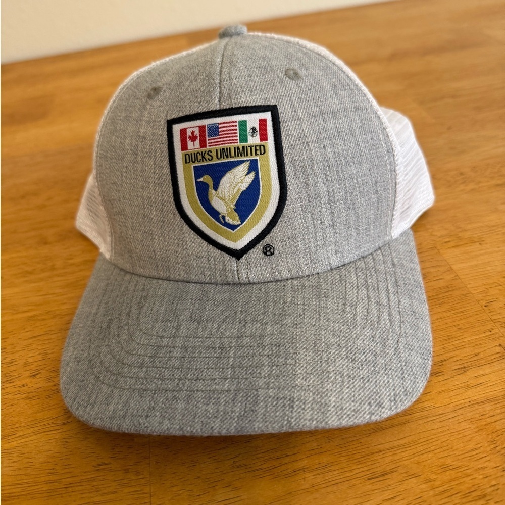 Ducks Unlimited Gray Snap Back Trucker Hat NEW